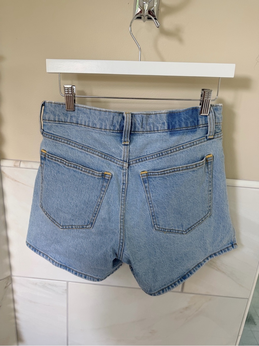 Abercrombie & Fitch The Dad Short High Rise Women’s Shorts - Picture 4 of 4